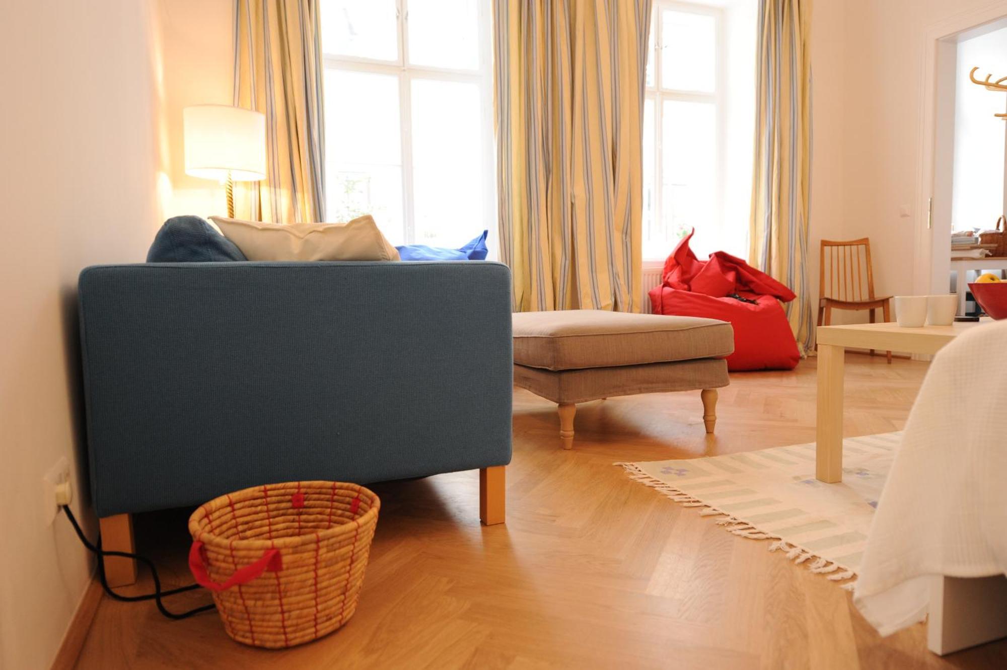 Brand New - - Quiet - 14 Viena